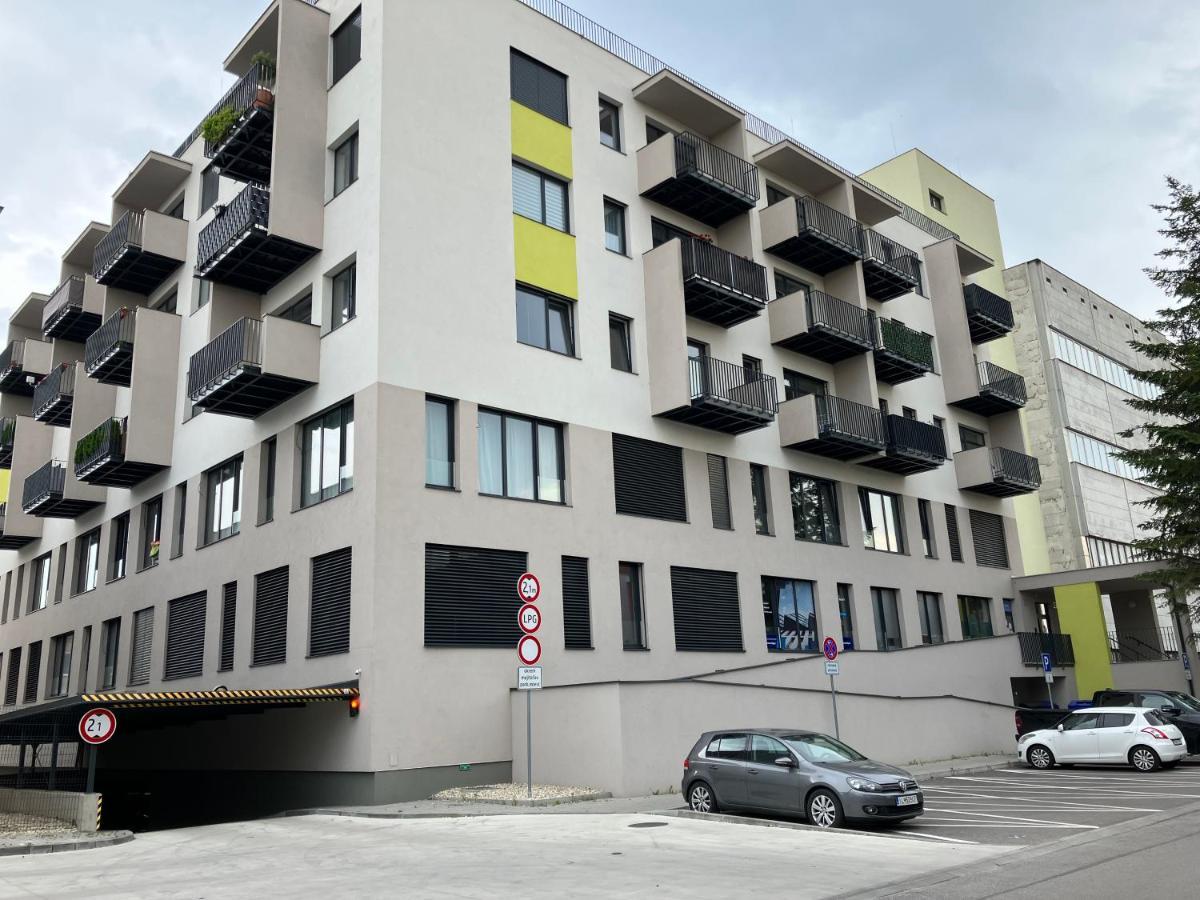 Deluxe Apartment Trenčín المظهر الخارجي الصورة